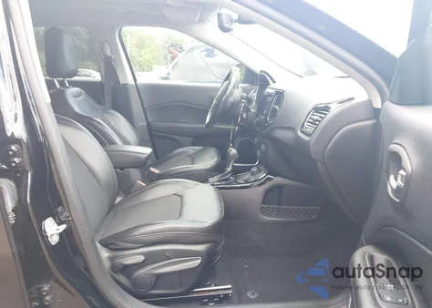 2019 Jeep Compass Altitude 4X4 z USA, uszkodzony, nr VIN 3C4NJDBB2KT598963